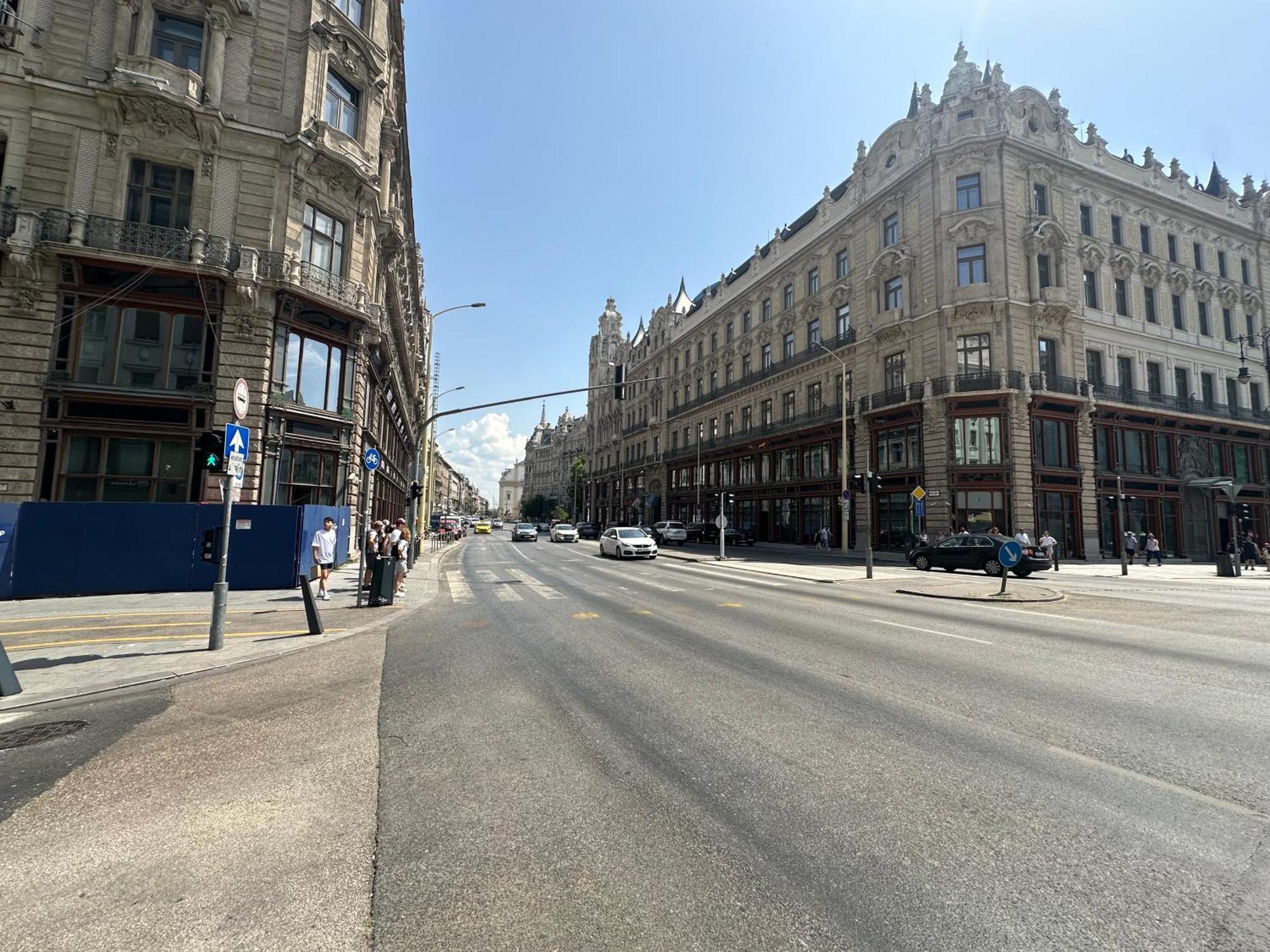 Bright Apartment In The Most Beautiful Street Of Budapest Vaci Street, Fashion Street Exterior foto